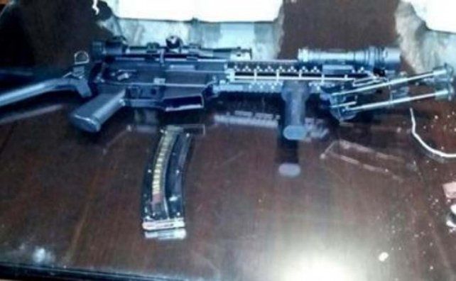El arma secuestrada por la poicia,