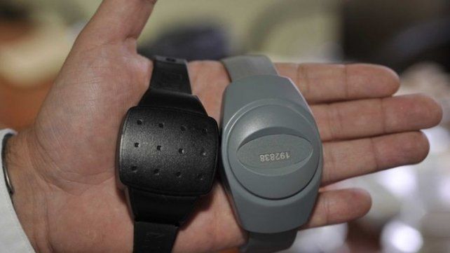 Las pulseras o tobilleras electrónicas que la provincia comprará para monitorear a reos con prisión domiciliaria.