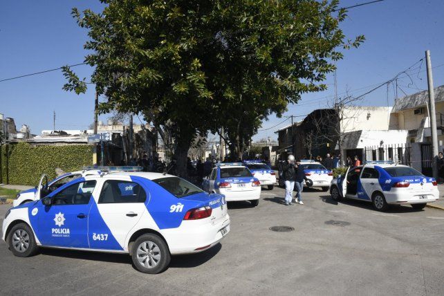 Amplio operativo policial en Stephenson y Sabín (ex Travesía).