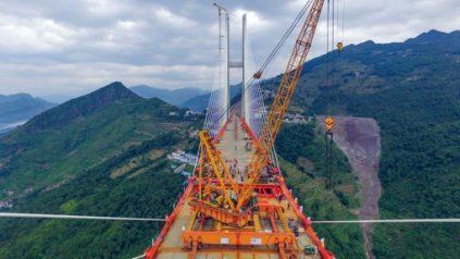 <div>El puente, bautizada como Beipanjiang, está situado a 565 metros de altura sobre un cañón al sur del país.&nbsp;</div>