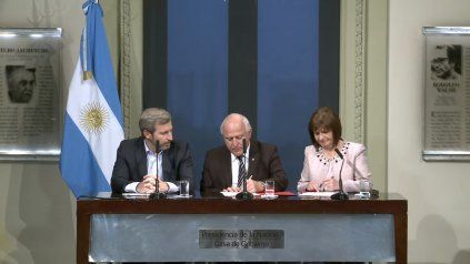 Lifschitz, Frigerio y Bullrich firmaron el convenio para el regreso de las fuerzas federales a Santa Fe.m 