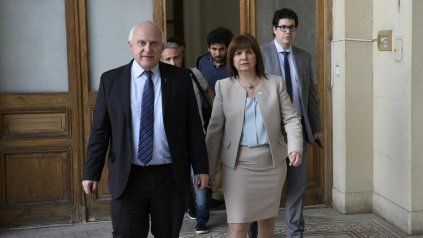 El gobernador Miguel Lifschitz y la ministra de Seguridad Patricia Bullrich, hoy en Rosario. 