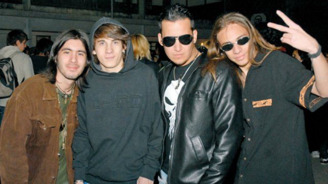 "Signos" cerró con un hit ricotero el festival escolar.