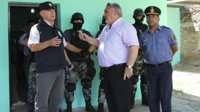 El gobernador de Corrientes, Ricardo Colombi, junto al fede de Drogas Peligrosas José Moyano.