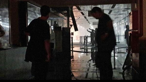 El incendio se dio en el hall de la Terminal. 