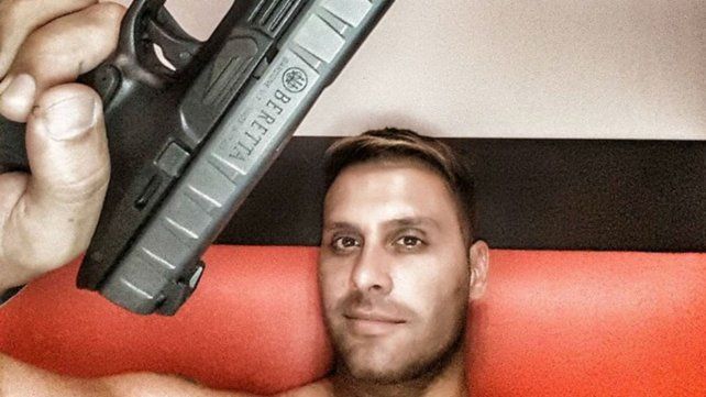 Radetic hacía ostentación de sus armas.