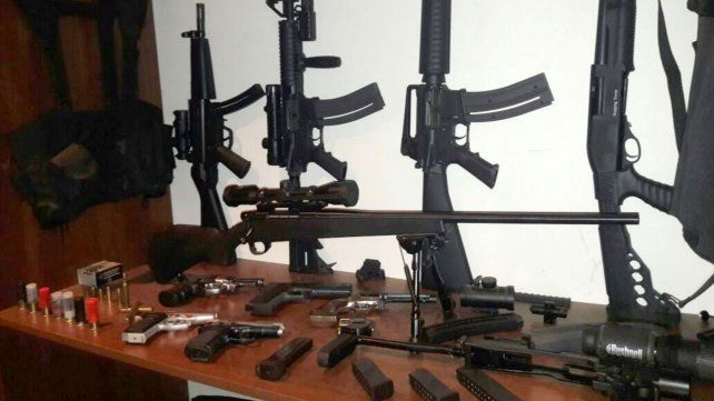 Radetic hacía ostentación de sus armas.
