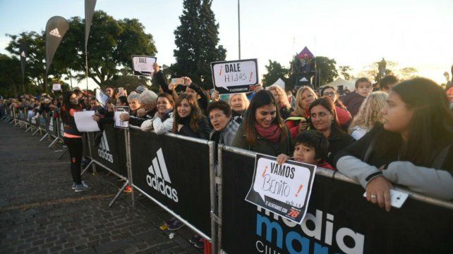 Familiares y amigos brindaron su apoyo a los corredores.