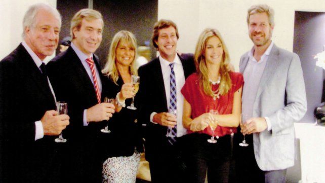 De festejo. Junto a su familia, con la que comparte trabajo y tiempo libre.
