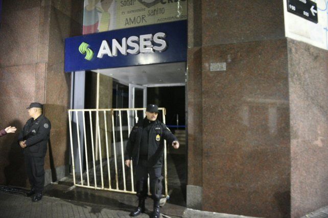 Hoy no habrá atención al público en el edificio de Sarmiento y Rioja. 