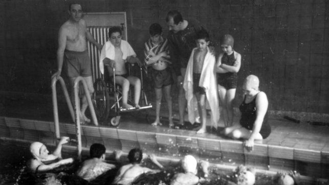 El natatorio se habilitó para el círculo de lisiados de Rosario y otros clubes.
