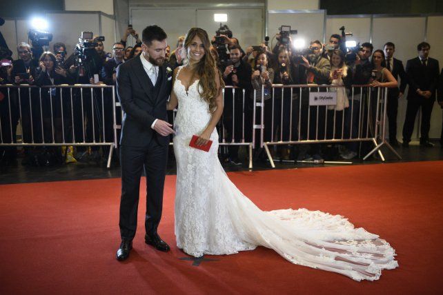 Lionel y Antonela recibieron una nube de flashes y dejaron atónitos a los periodistas presentes.
