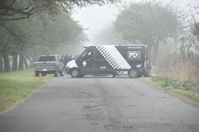 La Policía de Investigaciones (PDI) trabaja en el lugar del hecho. 