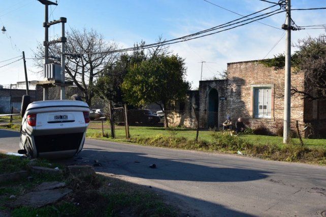 Vecinos de Italia y Brandoni fueron testigos del trágico siniestro ocurrido esta mañana. 
