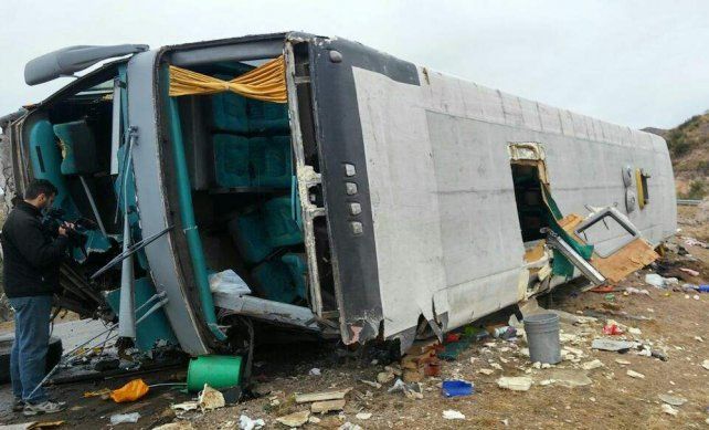 El micro de la empresa Talcahuano, en el que viajaban los chicos cuando sucedió la tragedia, tenía vencida la habilitación. <br>