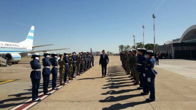 El presidente, esta mañana en el Aeropuerto de Rosario.